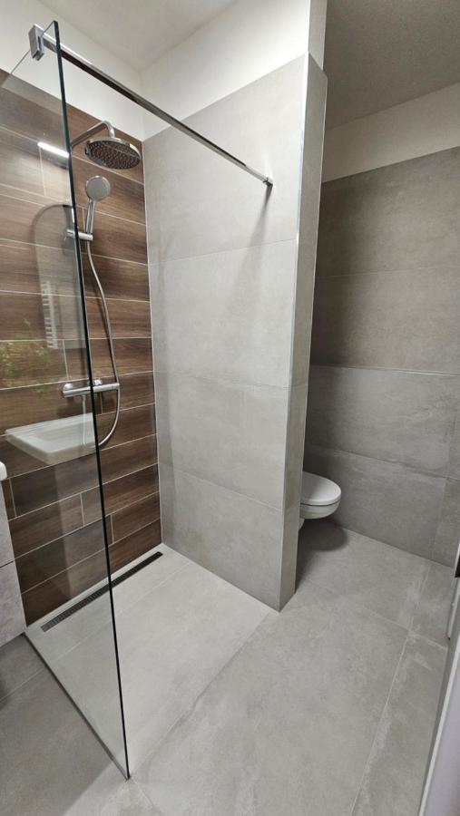 2 Room Apartment, New Building, Bosakova Street, 29 Bratislava Buitenkant foto